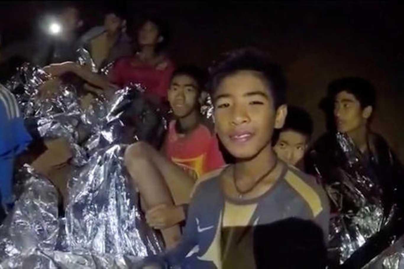 Tayland'daki mağarada mahsur kalan tüm çocuklar kurtarıldı Tayland'daki mağarada mahsur kalan tüm çocuklar kurtarıldı